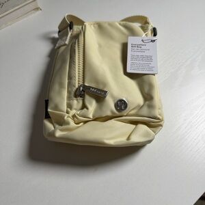 Lululemon Everywhere Belt Bag - Pale Yellow